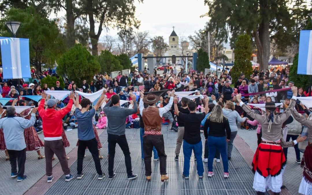 Con música y tradición, Tunuyán celebró el Día de la Patria