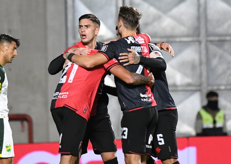 Newell’s avanza en la Copa Argentina tras derrotar a Defensa y Justicia en San Nicolás