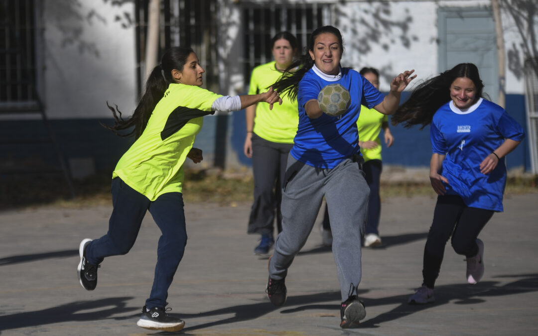 Comenzaron las competencias deportivas en las escuelas secundarias