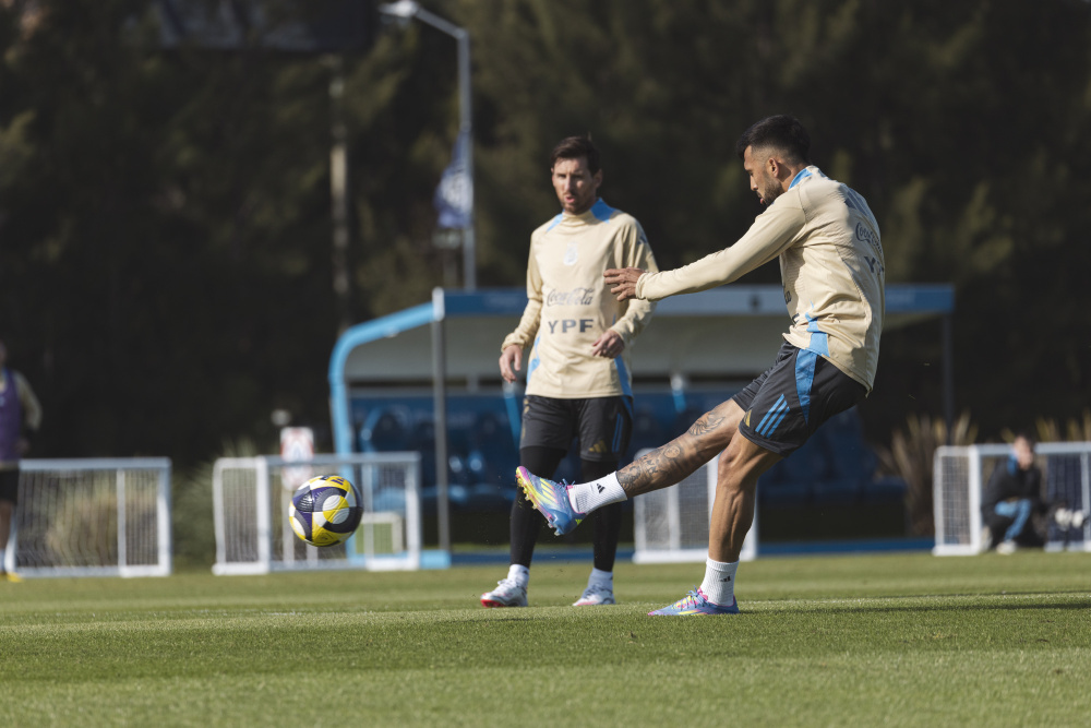 Con el retorno de Messi, la Selección Argentina se entrenó esta mañana en Ezeiza