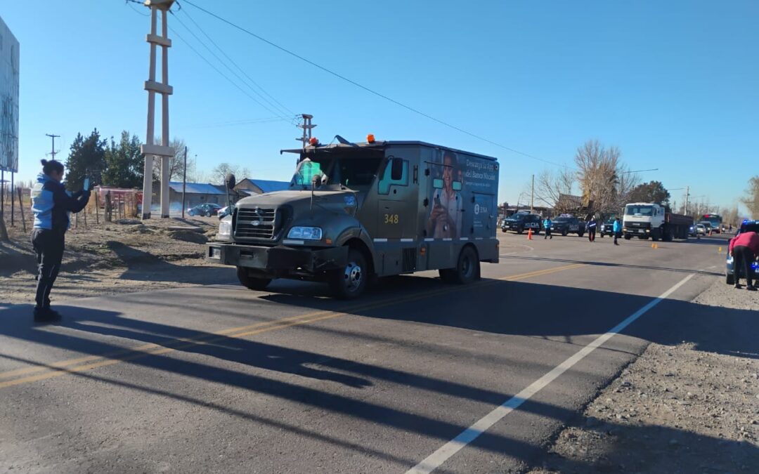 Un camión de caudales y un móvil policial chocaron en Tupungato