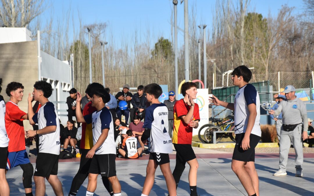 Emoción y compañerismo en la Final de la Liga Juvenil de Handball 