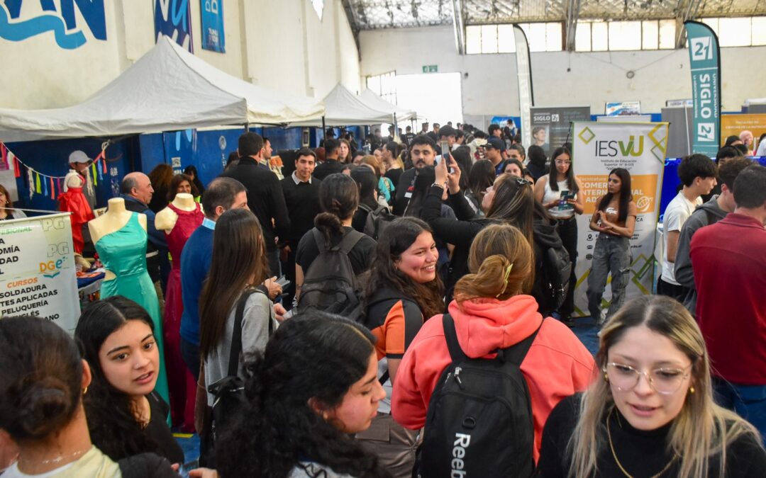 Se realizó una nueva edición de la Expo Educativa 2025 en el Polideportivo Municipal de Tunuyán