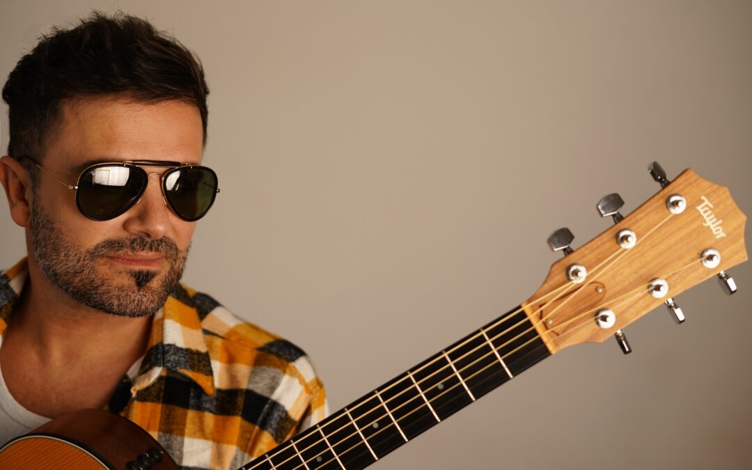 David Bolzoni lanza su nuevo single «Codo a Codo»