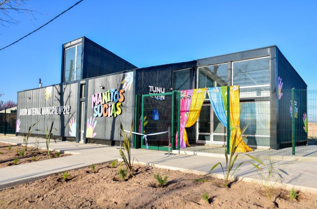 Inauguraron el nuevo edificio del Jardín Maternal Manitos Sucias de Vista Flores