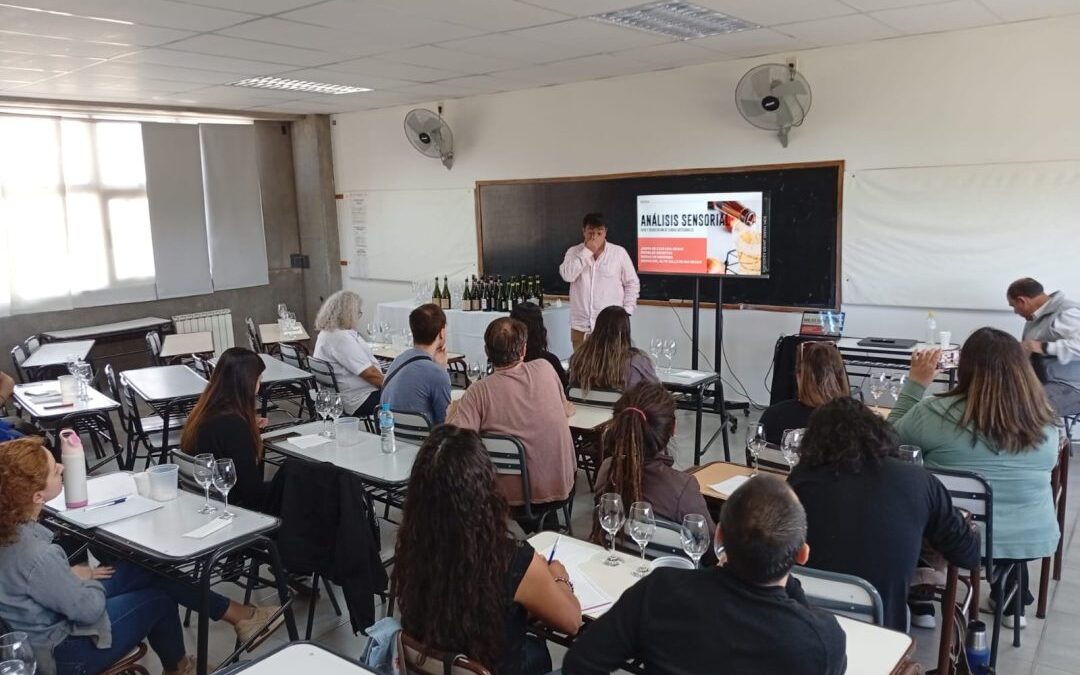 San Carlos: se realizó el Seminario sobre producción y cultura de la sidra artesanal