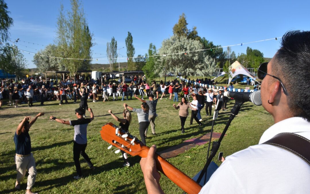 Más de 700 personas asistieron el domingo a la Peña Familiar en el Albergue Municipal