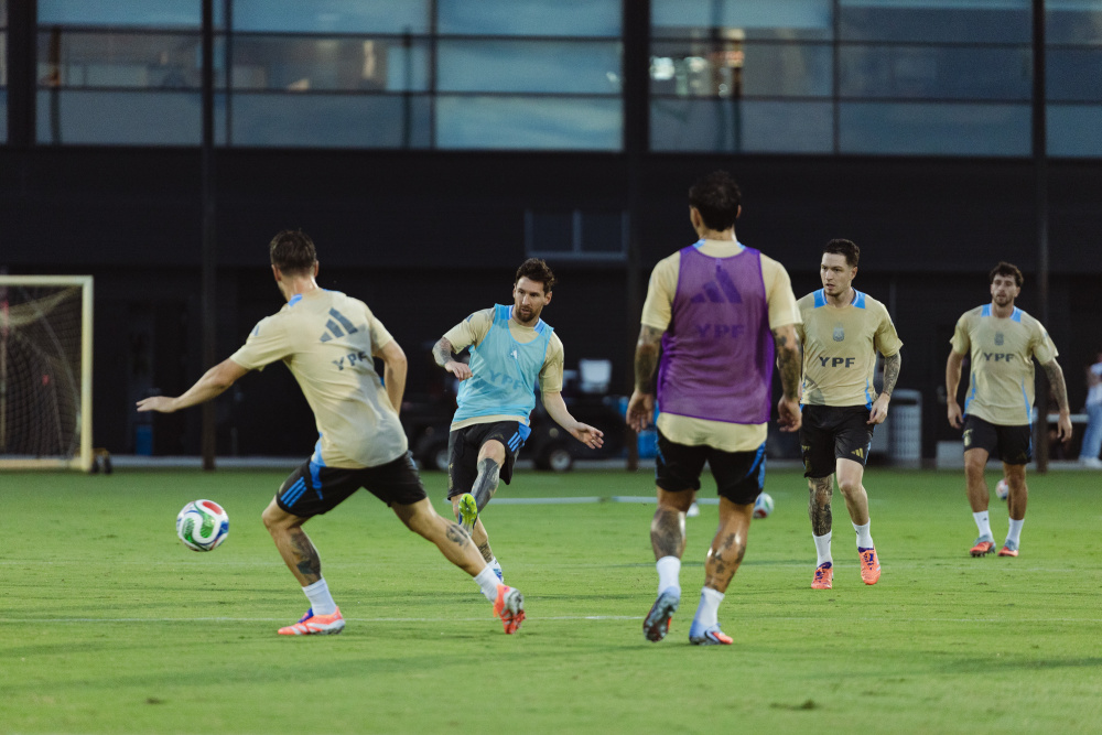 La Selección Argentina se entrenó de cara a los amistosos en Estados Unidos