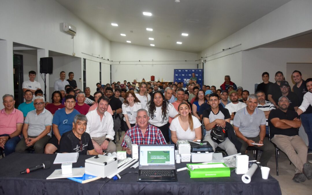 Tunuyán: un centenar de personas se capacitaron sobre nuevas herramientas y aprendizajes en electricidad