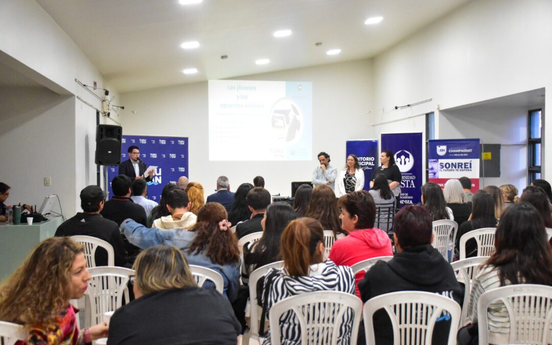 Se realizó en Tunuyán la charla “Los jóvenes y las apuestas en línea. Prevención y cuidados desde la Educación Digital Integral”
