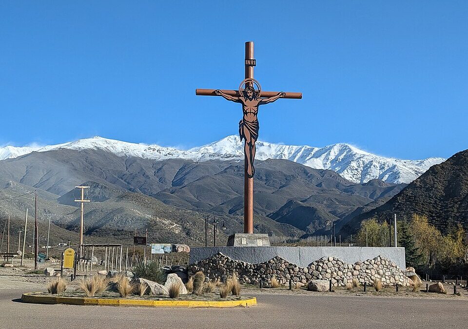 Fin de semana largo: El municipio refuerza los trabajos en el Manzano Histórico