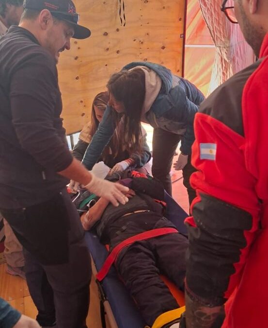 Rescate en el Parque Aconcagua: evacuaron a un andinista tras una caída en altura