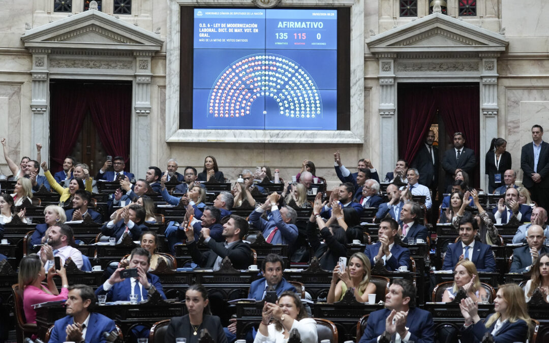 En una sesión especial, la Cámara de Diputados otorgó media sanción al proyecto de reforma laboral
