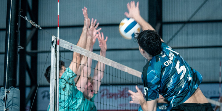 Sonder y Ferro, adelante en las semifinales de la LNVM