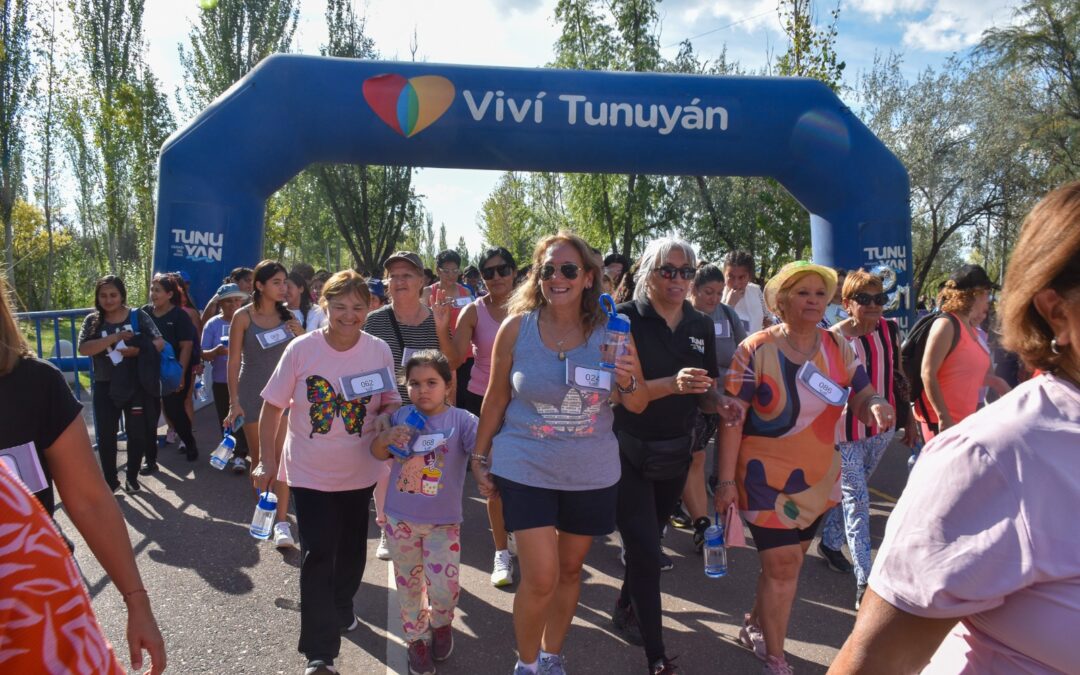 Caminata 8M: convocatoria masiva en el Parque de la Lombardía 