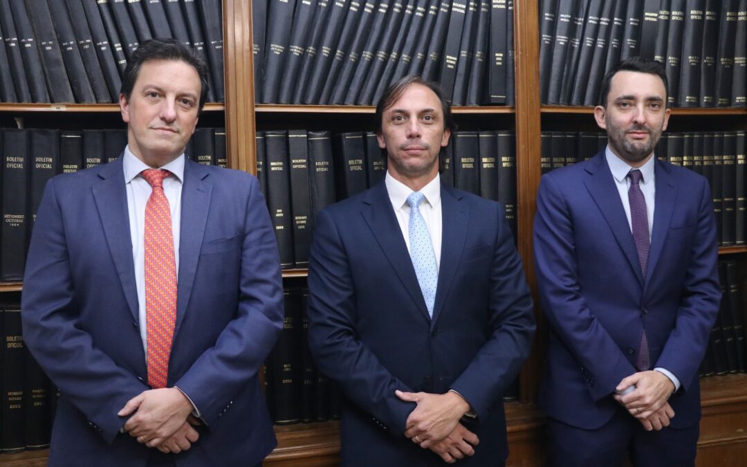 ¿Quiénes son los tres abogados argentinos detrás de la victoria en el juicio por YPF?