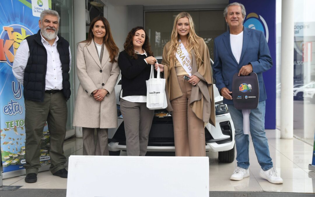Azul Antolínez, reina nacional de la Vendimia 2026, recibió su 0 km
