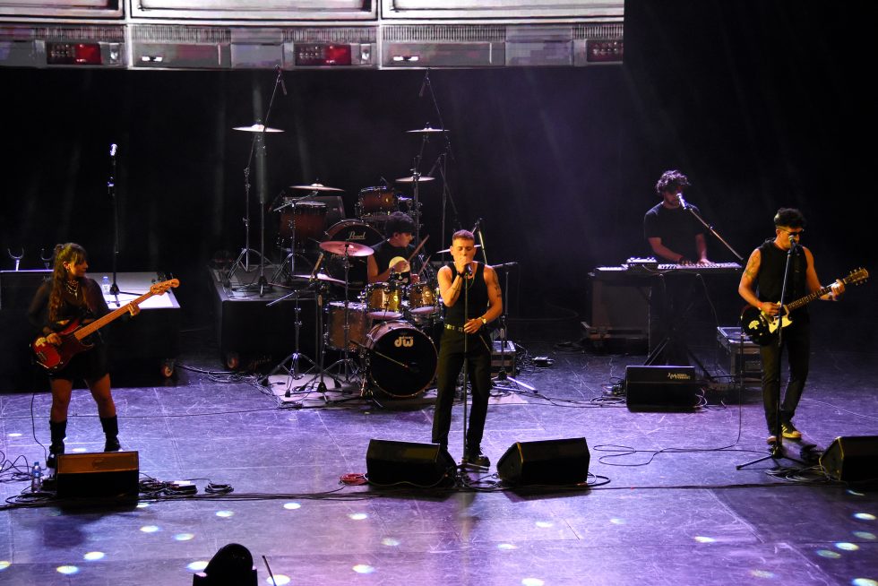 El Teatro Independencia volvió a ser escenario del rock solidario en su segunda jornada