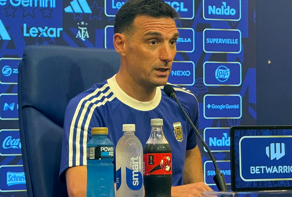 Lionel Scaloni: «Será un Mundial muy complejo, difícil. Necesitaremos de todos, que lleguen lo mejor posible y de esa manera competir contra quien sea»