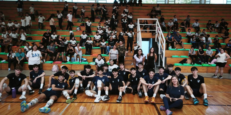La Selección U19, junto a los más chicos en San Martín, Mendoza