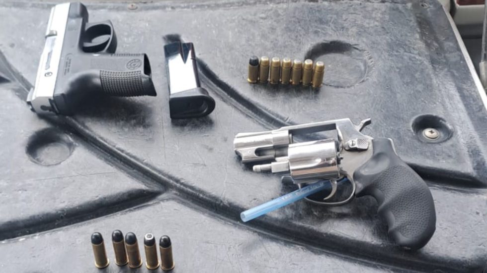 Portaba un arma declarada, pero tenía otra cargada oculta y más de $5 millones: fue descubierto en Lavalle