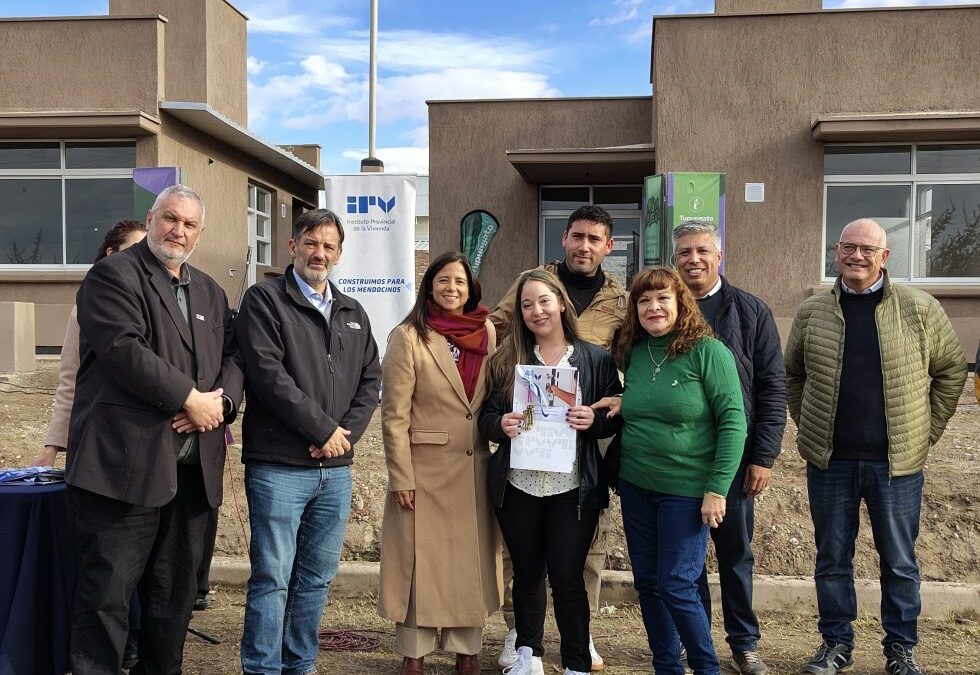 El IPV entregó 20 viviendas en los barrios Nuestra Casa y Viejo Viñedo en Tupungato
