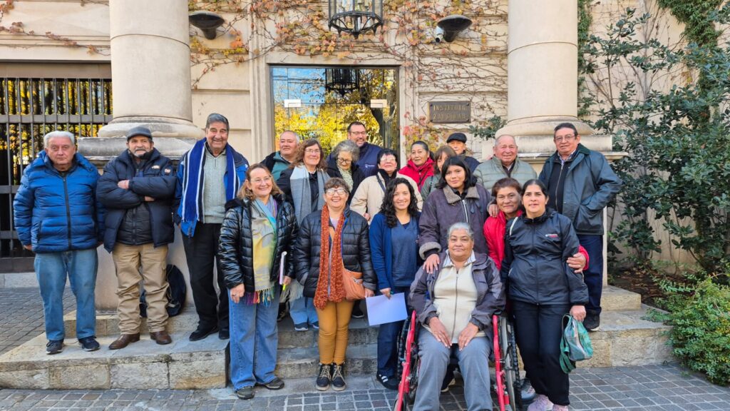 San Carlos y Fundación Zaldívar avanzan en el operativo de salud visual para adultos mayores