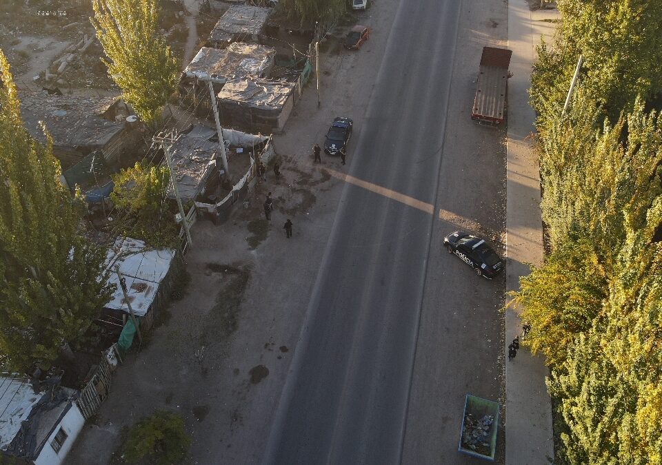 Drones y patrullaje preventivo: Así fue el operativo de la Policía en el asentamiento Rodrigo