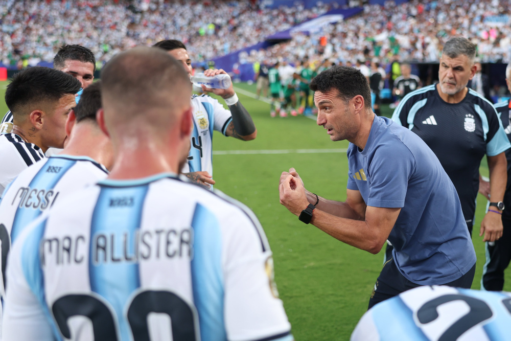 Lionel Scaloni: «Hacemos entender a los jugadores que cualquiera nos puede ganar si no trabajamos bien, y ellos lo entienden»