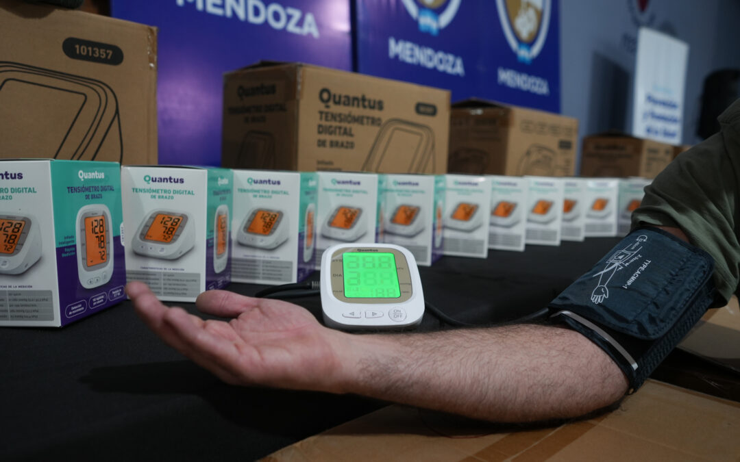 Mendoza lanza el programa «Jugá sin presión» y distribuirá 1.000 tensiómetros en clubes y centros de salud