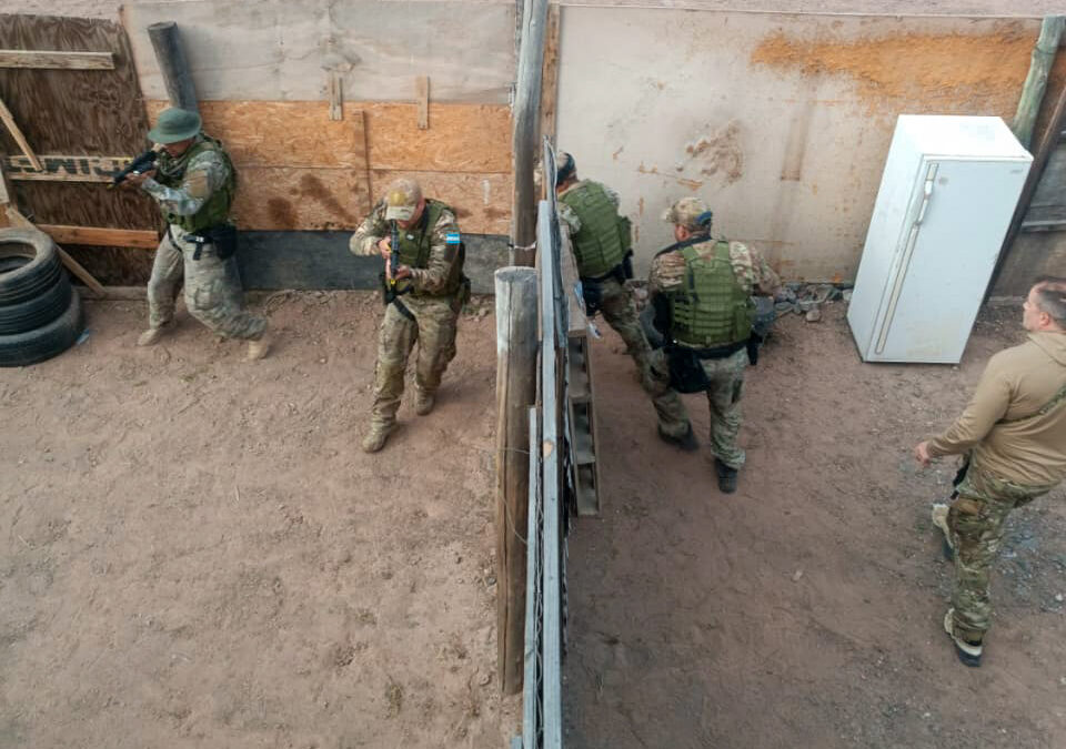 La fuerza de élite de la Policía de Mendoza se capacitó junto al FBI para intervenir en eventos críticos en escuelas