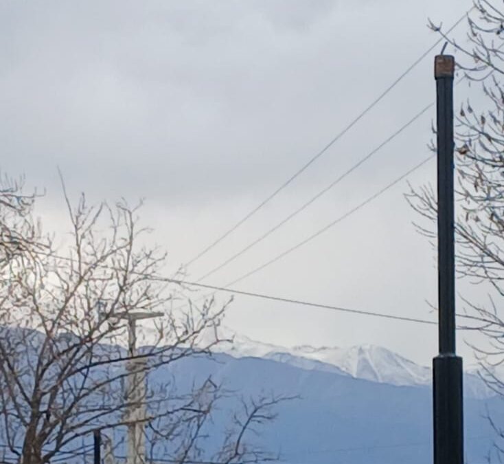 Cortaron cables y robaron reflectores en una plaza de Vista Flores
