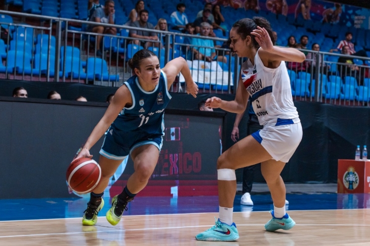 Argentina se recuperó con un amplio triunfo ante Paraguay