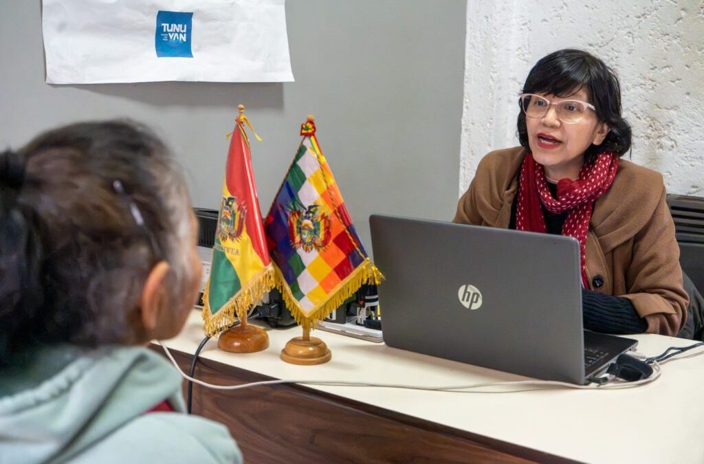 El Consulado Móvil de Bolivia acercó sus servicios a la comunidad residente en el Valle de Uco