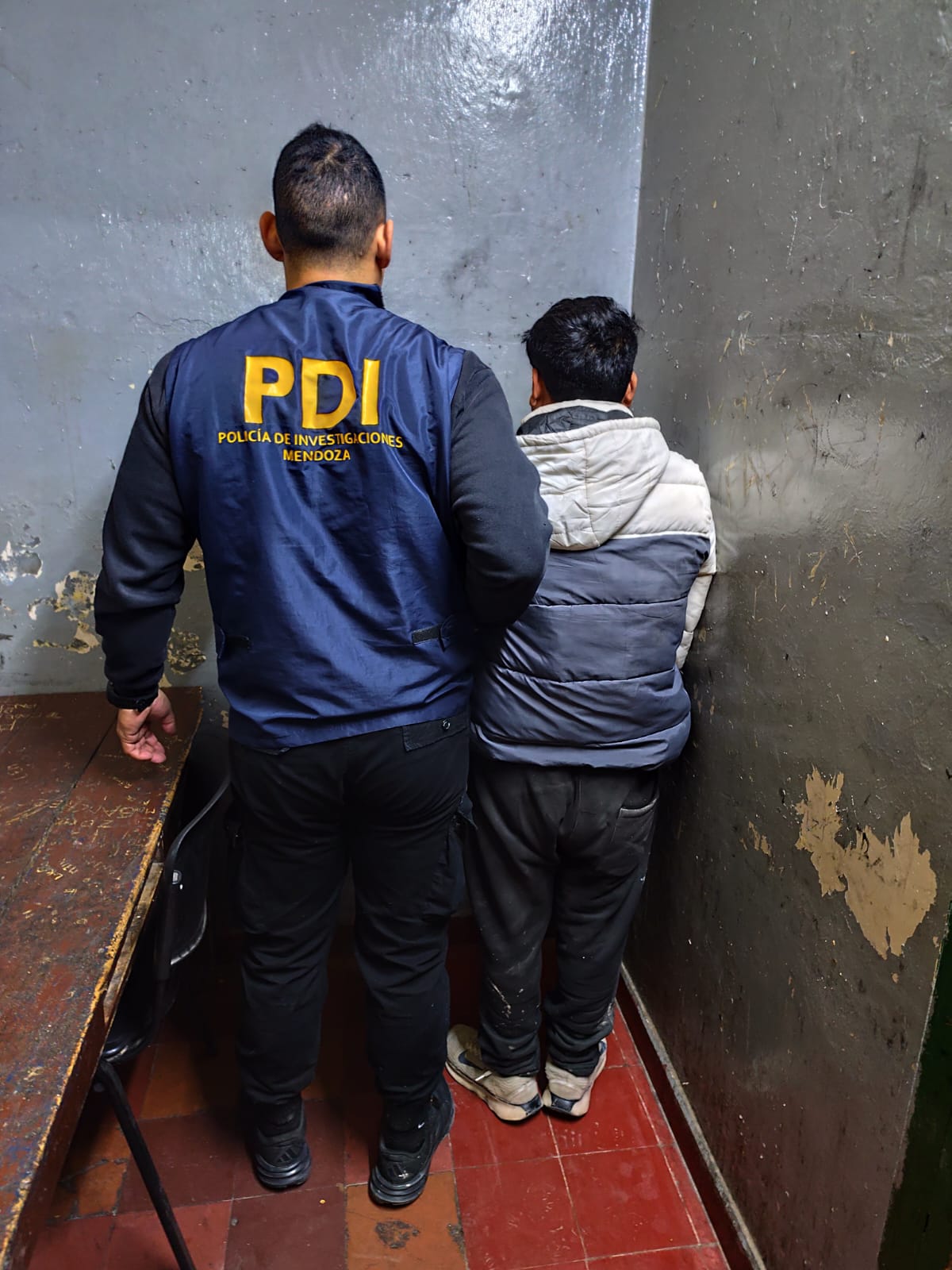 Ocho allanamientos simultáneos en Tupungato: tres detenidos y secuestro de drogas y elementos robados