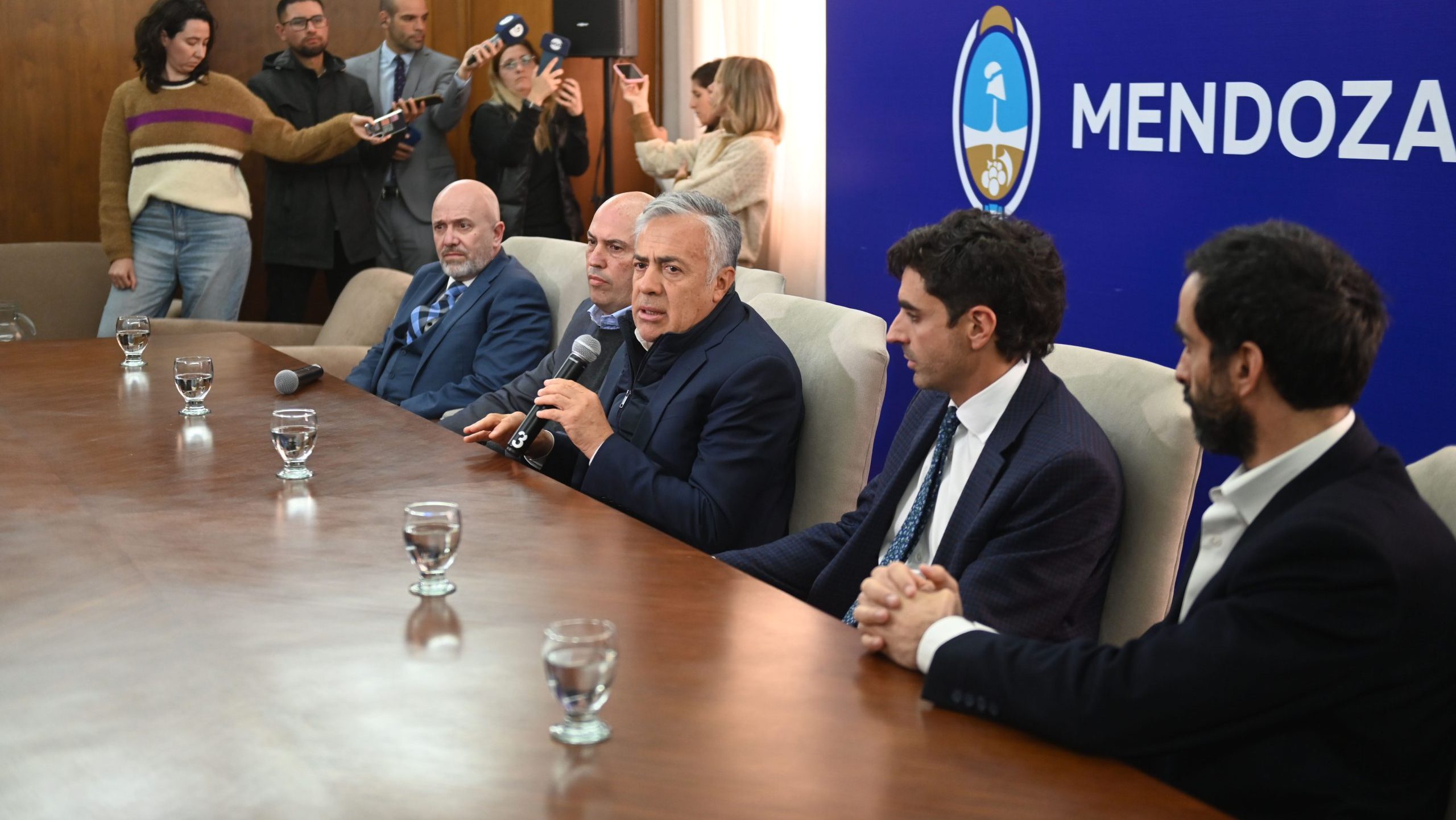 Mendoza impulsa una ley de alivio financiero para familias y empresas mendocinas