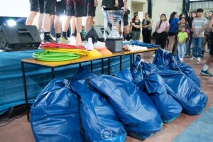 San Carlos entregó kits deportivos a las escuelas secundarias en el cierre de la Semana Estudiantil 2026