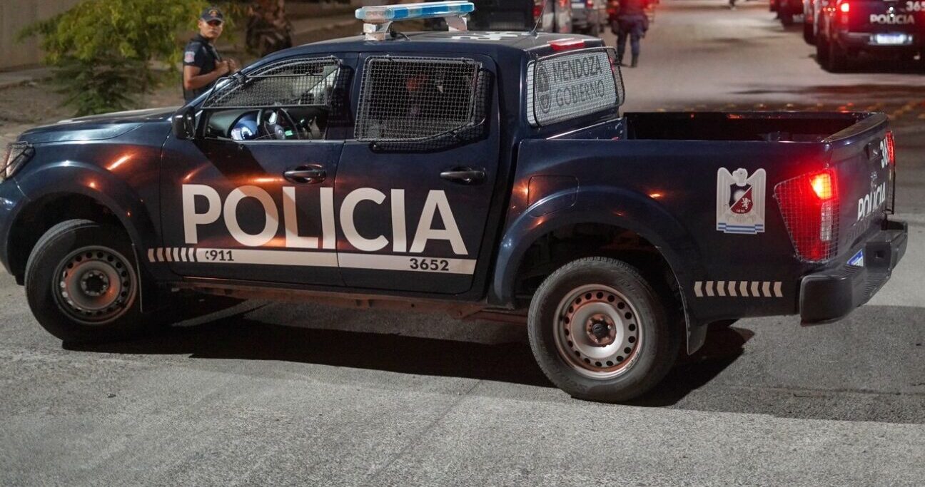 Tunuyán: ocultaron una garrafa en un descampado y la Policía terminó encontrándolos