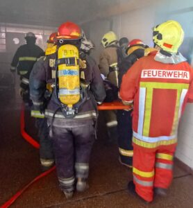 Con uso de drones y trabajo coordinado, realizaron un simulacro de incendio estructural en el Hospital Scaravelli