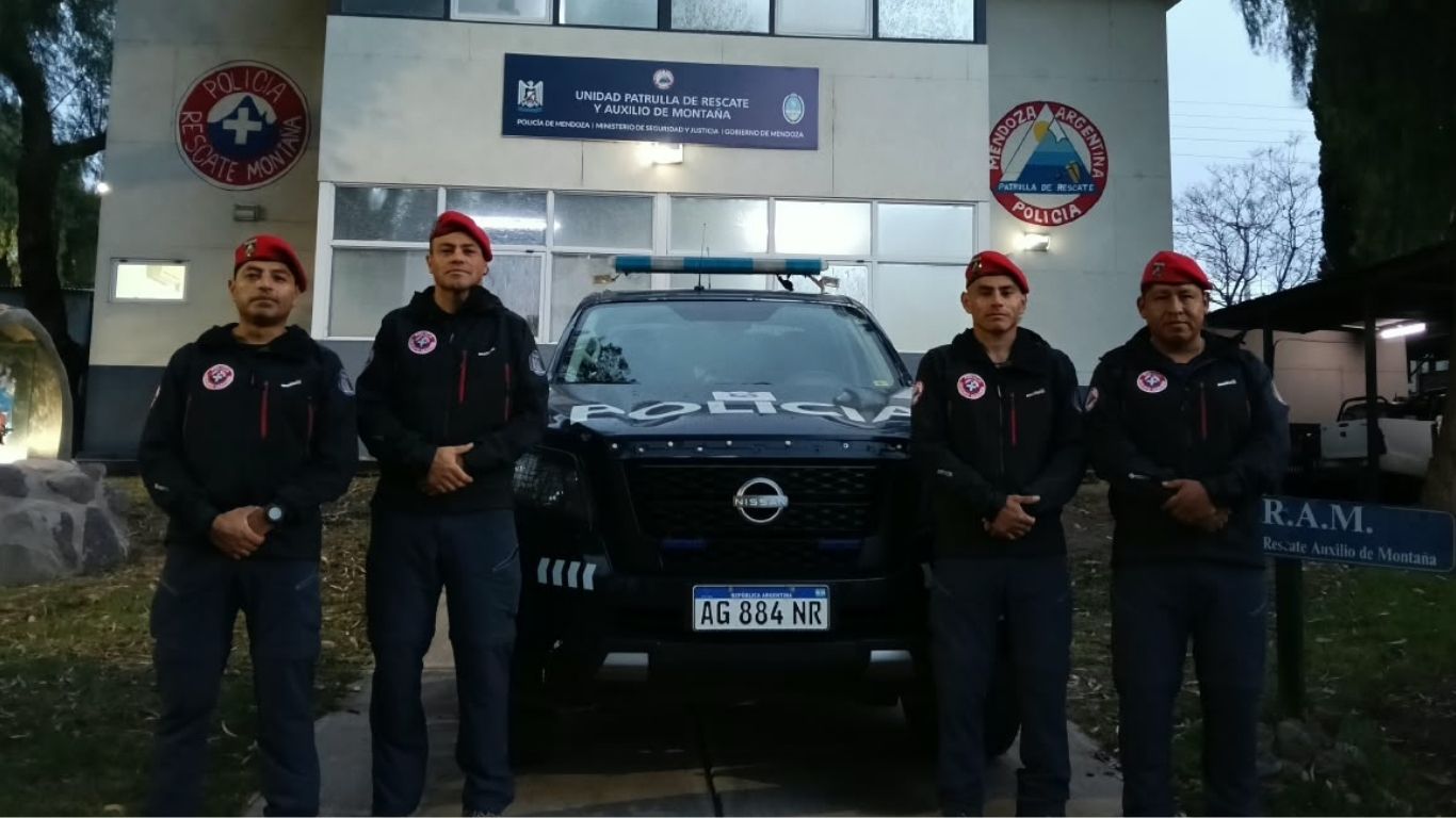 Rescatistas de la Policía de Mendoza viajan a Tucumán para sumarse a la búsqueda de un andinista desaparecido