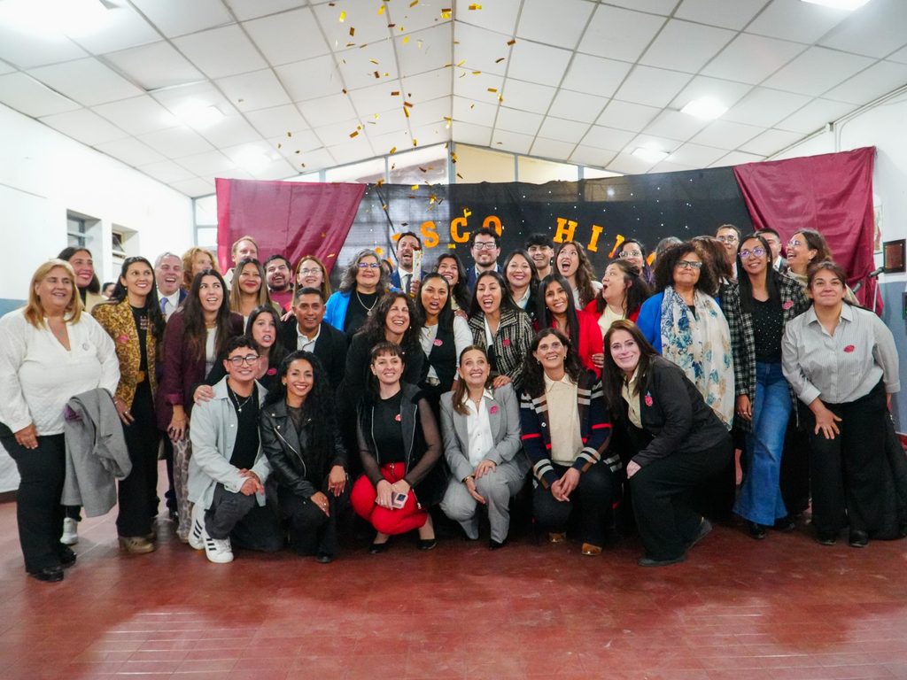 La Escuela 4-267 de Agua Amarga ya se llama “Francisco Hinojosa”