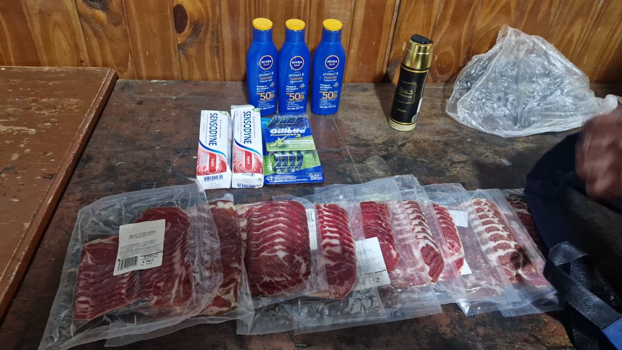 San Carlos: detuvieron a un hombre con mercadería que había sacado de un supermercado