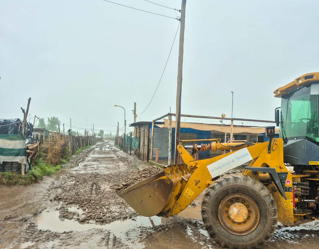 Lluvias en el Valle de Uco: Tunuyán y San Carlos mantienen operativos en calles, drenajes y asistencia a familias