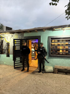 Usaban un celular secuestrado para estafar: así cayó una banda de fraude en Mendoza