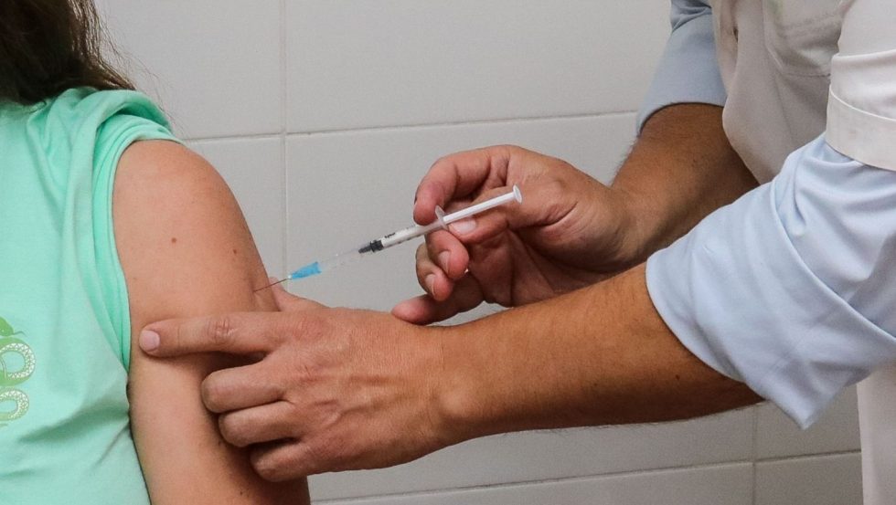 Salud insta a completar el esquema de dos dosis de la vacuna contra la varicela